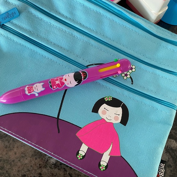 Smiggle’s Gift Bundle - Picture 4 of 8